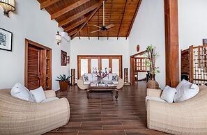 Luxury Stunning Villa in Cocotal With Pool