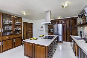 Luxury Stunning Villa in Cocotal With Pool