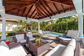 Luxury Stunning Villa in Cocotal With Pool