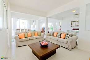 Ocean View Apartment With 3 BDR at B Varo Beach