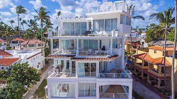 Ocean View Apartment With 3 BDR at B Varo Beach