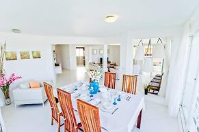 Ocean View Apartment With 3 BDR at B Varo Beach
