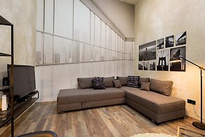 Bright Warwick Chambers Apartment