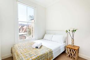 Bright and Spacious Notting Hill Nest