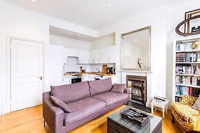 Bright and Spacious Notting Hill Nest