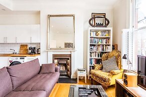 Bright and Spacious Notting Hill Nest