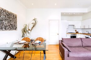 Bright and Spacious Notting Hill Nest