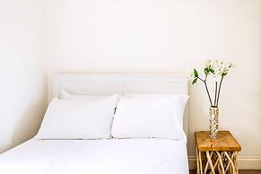 Bright and Spacious Notting Hill Nest