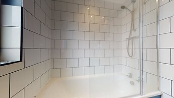 Cozy Hackney Apartment