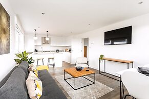 Bright London Bridge Apartment