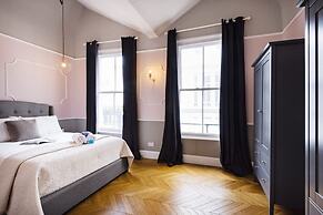 Bright 1BR + Balcony by Hyde Park