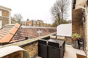 Bright 1BR + Balcony by Hyde Park