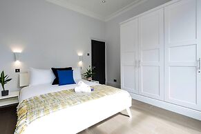 Modern and Bright Highgate Gem