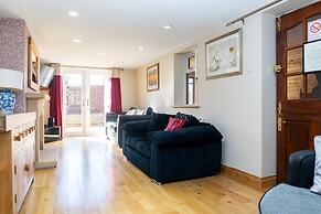 2 Pound cottage