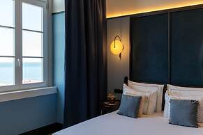 The Editory Riverside Hotel, an Historic Hotel