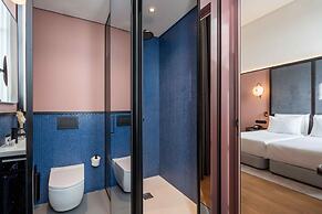 The Editory Riverside Hotel, an Historic Hotel