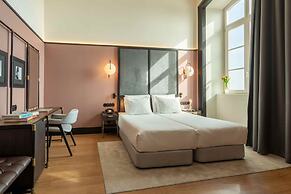 The Editory Riverside Hotel, an Historic Hotel