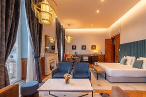 The Editory Riverside Hotel, an Historic Hotel