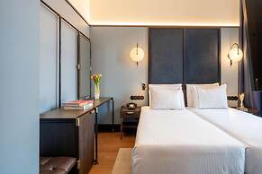 The Editory Riverside Hotel, an Historic Hotel