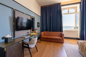 The Editory Riverside Hotel, an Historic Hotel