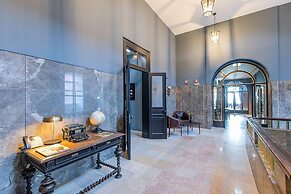 The Editory Riverside Hotel, an Historic Hotel