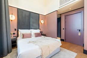 The Editory Riverside Hotel, an Historic Hotel