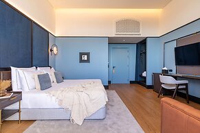 The Editory Riverside Hotel, an Historic Hotel