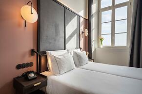 The Editory Riverside Hotel, an Historic Hotel