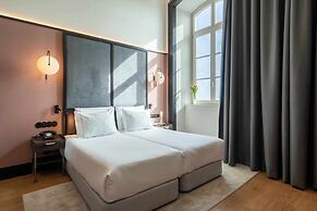 The Editory Riverside Hotel, an Historic Hotel