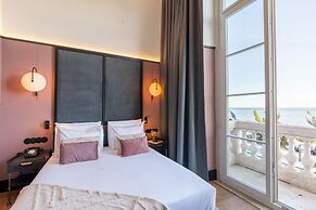 The Editory Riverside Hotel, an Historic Hotel