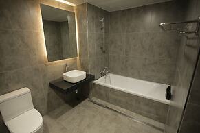 Hotel Seven Step