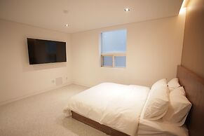 Hotel Seven Step