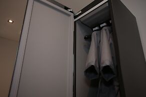 Hotel Seven Step