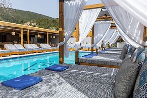 Skiathos Thalassa Philian Collection