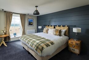 Lifeboat Inn