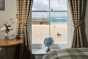 Lifeboat Inn
