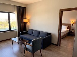 Turkmen Riverside Hotel