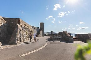 Rock Point Inn