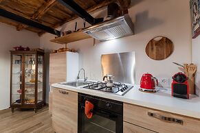 City Center Apartment - Sleeps 2 - Pet Friendly