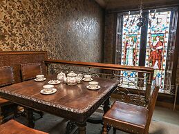 Woodside House