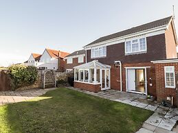 17 St. Magnus Close