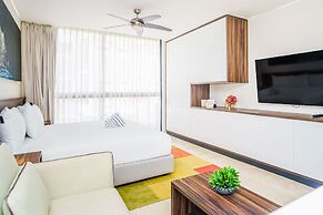 New Chic Studio Space with Jungle Roof Pool & Lounge