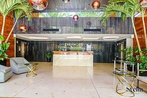 Grand Oceanview Condo with Rooftop Pools