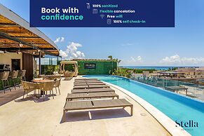 Grand Oceanview Condo with Rooftop Pools