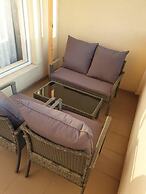 2-bed - Sleeps 4 - With Parking