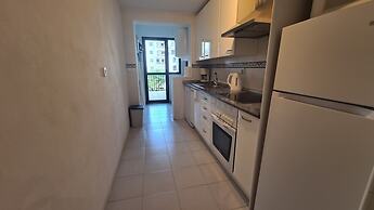 Lovely 2-bed Apartment in Marina de la Duquesa