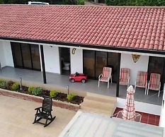 Casa Vacacional Con Piscina en La Mesa
