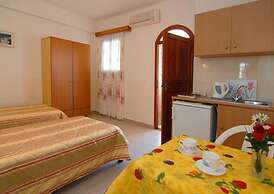 Seaview Studio For Two Just Minutes From The Beach