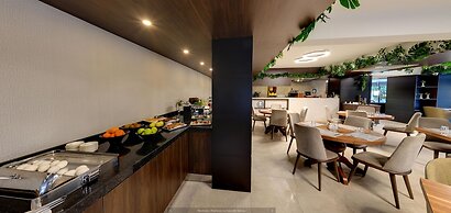 Leo suites Hotel