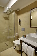Leo suites Hotel